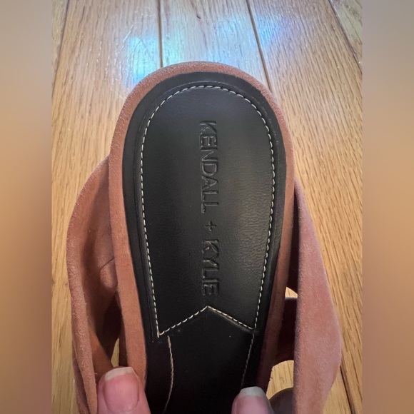 Kendal + Kylie pink suede sandal heels - Picture 7 of 10